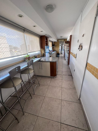 Departamento En Alquiler, 5 Ambientes Con Dependencia En Palermo