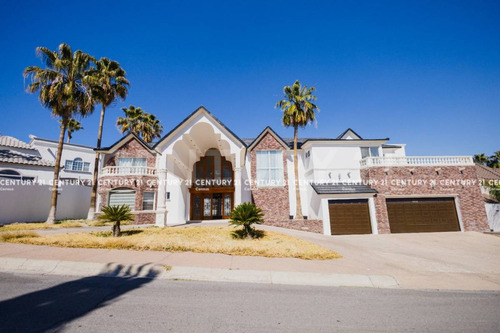Casa En Venta Con Alberca, En Fraccionamiento Hacienda Santa Fe Chihuahua, Chih.