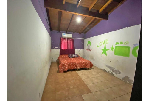 Imagen 7 de 12 de Casa A Reciclar En Zona Residencial