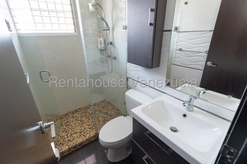 Imponente Y Moderno Ph En Venta En Los Chaguaramos. Yr25-18095. Servicio De Agua Constante, Gas Directo, Internet De Fibra Óptica Y Línea Cantv.