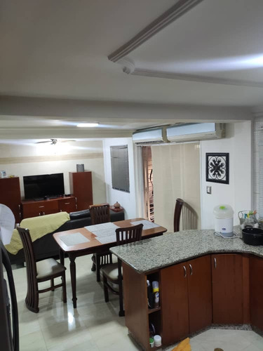 Imagen 3 de 18 de Yasmin Roa En Venta Tonwhouse En Cantapiedra Las Quintas Naguanagua Cod165358