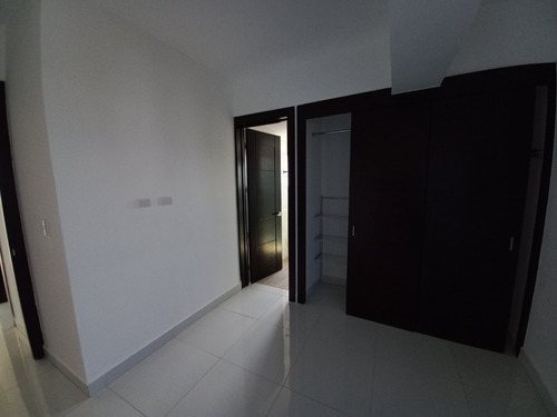 Apartamento En Alquiler Bella Vista, 2 Hab Con Linea Blanca