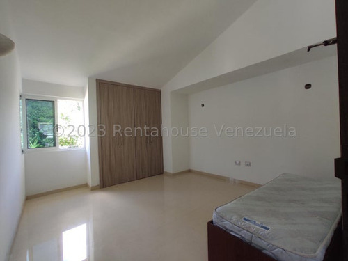 Townhouse En Venta Maracay La Cooperativa Resd Villas Baltico 23-4820