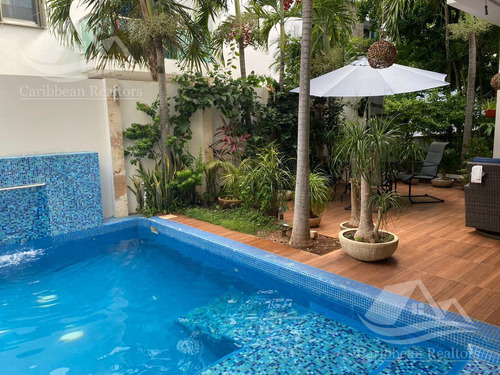 Casa En Venta En Cumbres Cancun / Codigo: N-abt3981