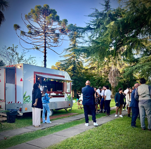 Catering En Food Truck / Formal E Informal / Barras Móviles