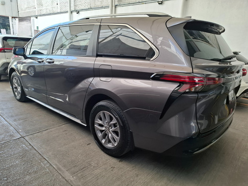 Toyota Sienna 2.5 Limited At hibrida
