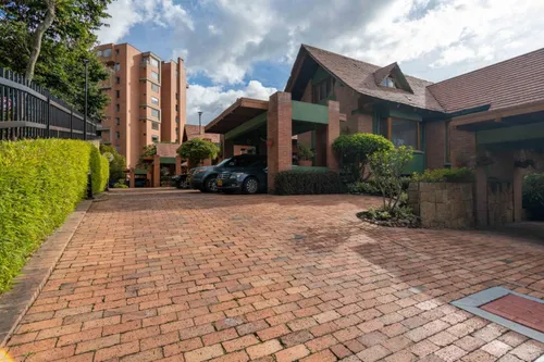 Casa En Arriendo/venta En Sierras Del Moral. Cod V7515