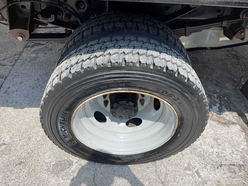 Imagen 12 de 15 de Ford F550 2012