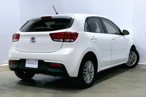 Imagen 13 de 25 de Kia Rio 5 Pts Hb Lx Ta Ve F Niebla Ra-15