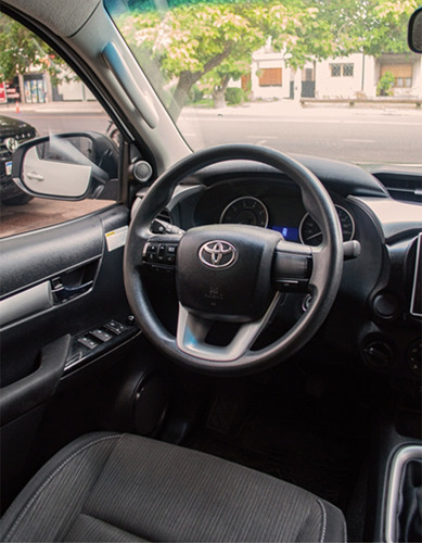 Imagen 15 de 21 de Toyota Hilux 2.8 Sr 4x4 2016