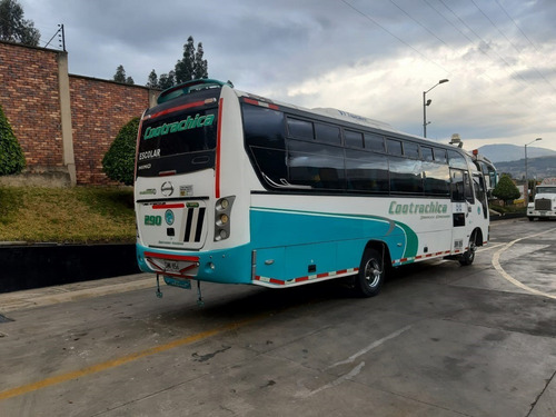 Bus Hino 2009