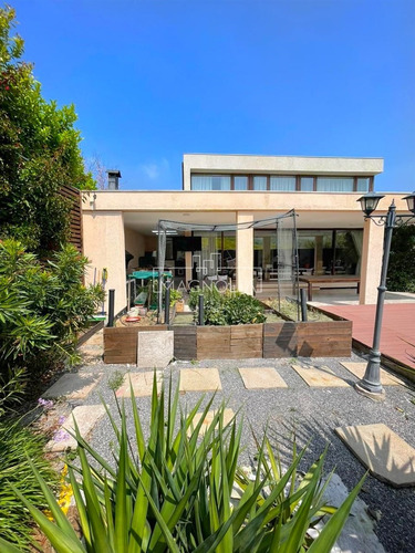 Casa En Venta De 4 Dorm. En Colina