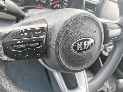 Imagen 5 de 13 de Kia Rio Hb Lx