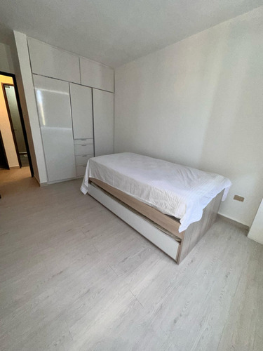 Alquiler De Apartamento En El Bosque Res. Holyday Palace