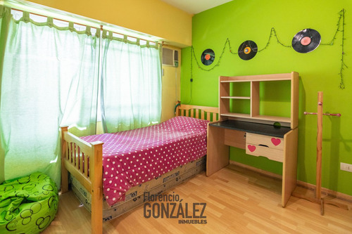 Casa 4 Ambientes Con Patio, Jardin Y Cochera. Apto Credito