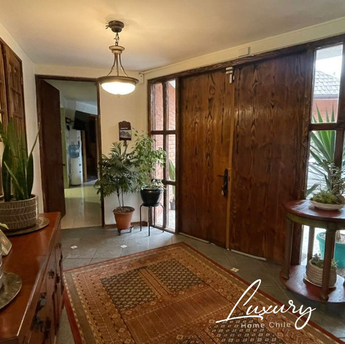 Amplia Casa En Condominio, Venta, La Reina.