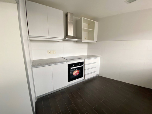 Imagen 3 de 8 de Alquiler - Apartamento U Oficina De Categorãa 93 M2, Jardãn De Zabala - Circ. Durango Y Washington (pza Zabala)