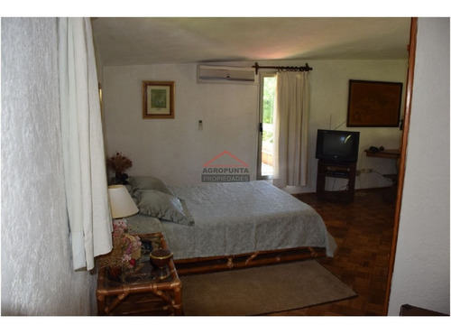 Casa En Pinares, 2 Dormitorios *- Ref: 3967