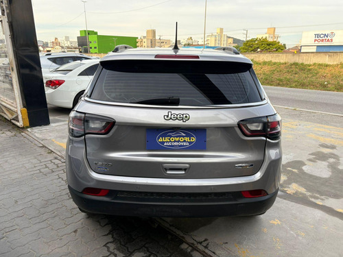 Jeep Compass LONG. T270 1.3 TB 4x2 Flex Aut.