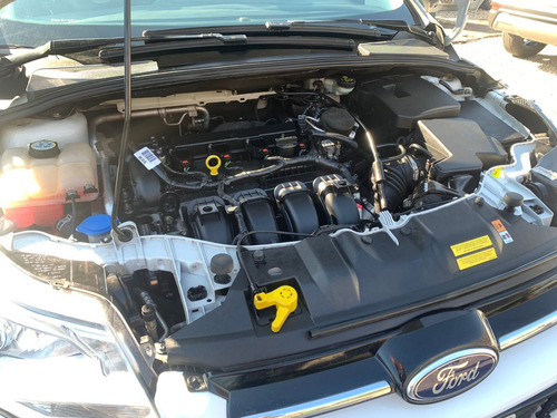 Imagen 17 de 18 de Ford Focus 4p 2.0l N Mt Titanium