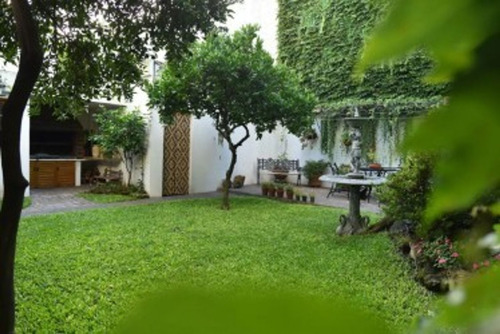 Venta Casa 5 Ambientes Con Patio Y Cochera Lomas Del Mirador