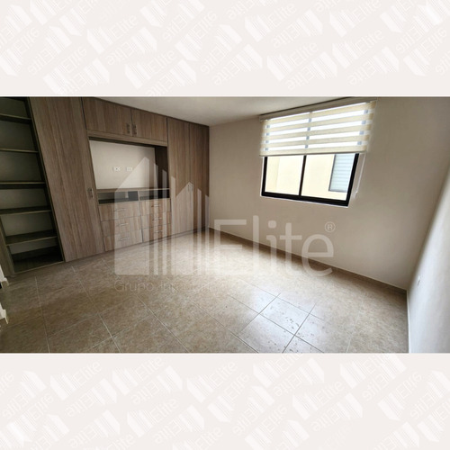 Casa Con Roof Garden En Venta En Misión Montejo Queretaro