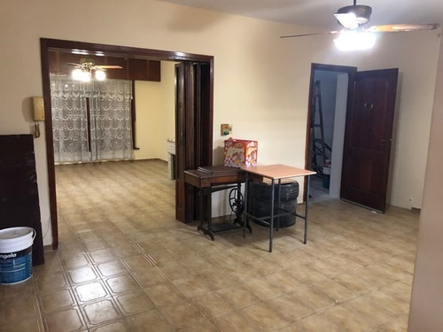 Hermosa Casa 3 Ambientes Con Cochera En Temperley Este