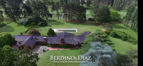 Extraordinaria Casa Con 10.000 M2 De Terreno Sobre Cancha De Golf- Ref: 342