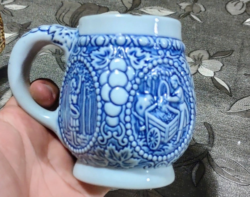 Imagem 3 de 5 de Caneca Colecionável Decorativa Ceramarte - Década De 1970