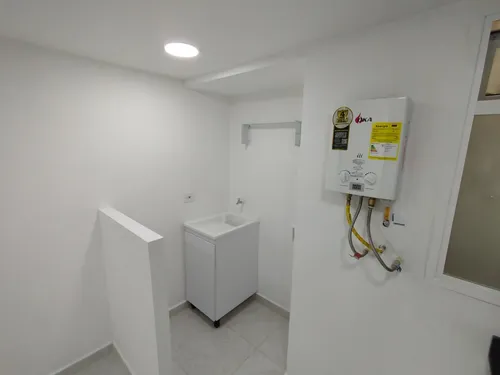 Arriendo Apartaestudio En Los Colores