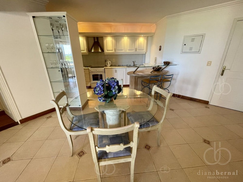 Imagen 2 de 26 de Apartamento De 3 Dormitorios A La Venta En Pinares