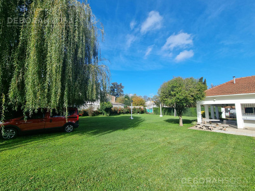 Venta Casa Con Hermoso Parque Y Piscina , En La Reja, Moreno!!!