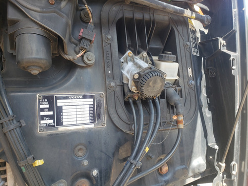 Volvo Vm 270 Leito Bitruck 8x2 Baú 11,50 Metros Plataforma
