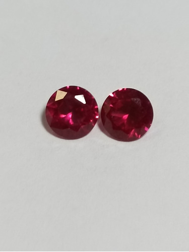 Ruby  Fino Natural. Tratado Con Calor 6*6*4 Mm