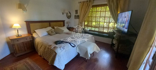 Casa En Venta De 5 Dorm. En Talagante