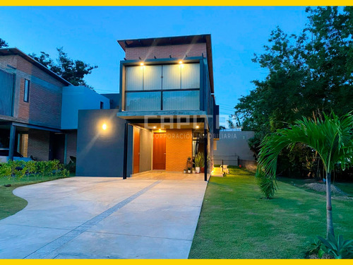 Moderna Casa En Venta En El Urubo Condominio Mirage