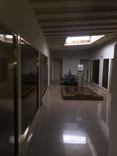Venta De Galpones Y Oficina Con Amplio Terreno En Ramo Verde Los Teques.