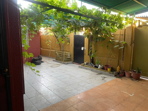 Se Vende Casa En Peñalolén 3d1b +1d1b Y 2 Estacionamiento