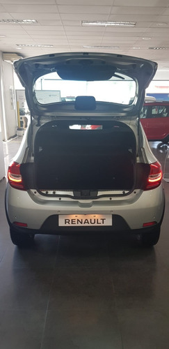 Imagen 12 de 15 de Autos Y Camionetas Renault Sandero Life Toyota Etios Cruze E
