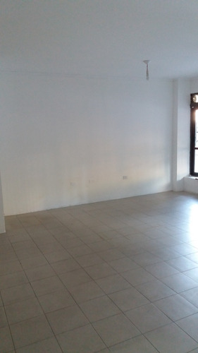 Av. Poeta Lugones 34 - Dueño Alquila Local De Casi 50 Mts Propios - Sin Comisión Inmobiliaria