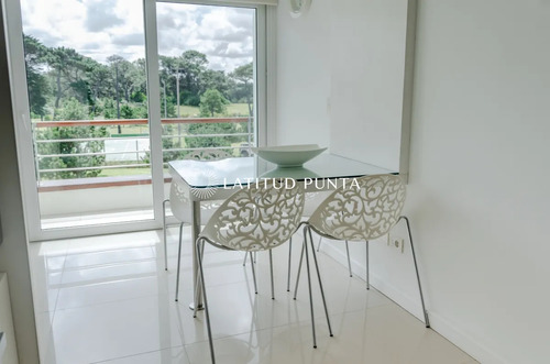 Apartamento 4 Dormitorios En Suite. Veramansa