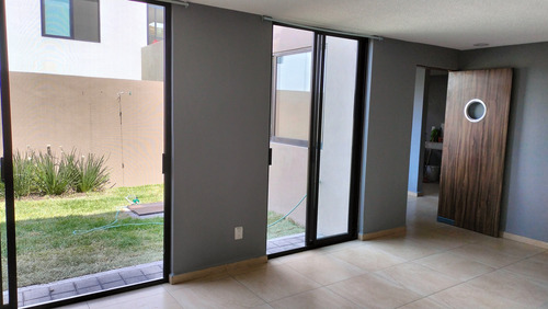 Casa En Renta En Zibata Queretaro