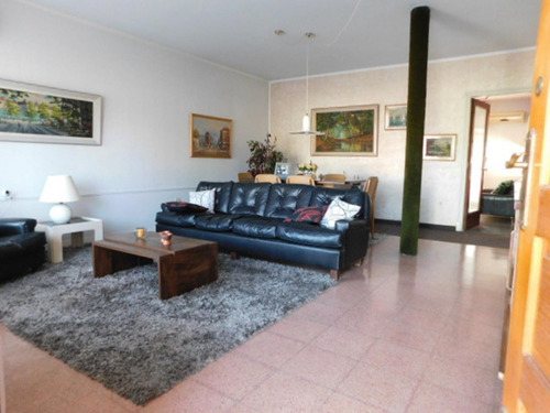 Imagen 2 de 18 de Hermosa Casa C/garage Desarrollada En 2 Plantas En Sayago