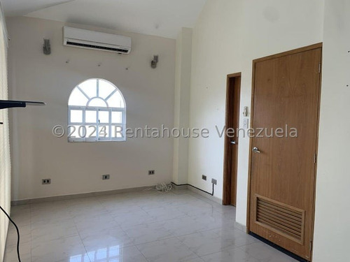 Tonwhouse En Alquiler Milagro Norte Mls #24-22357 Rq