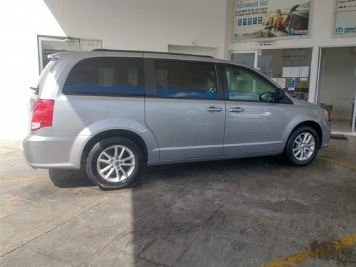 Imagen 6 de 12 de Dodge Caravan Sxt. 7 Pas 2019