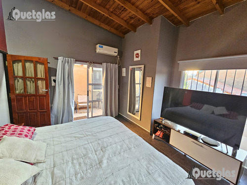 Venta Casa De 4 Ambientes, Con Garaje, Piscina Y Quincho Ap