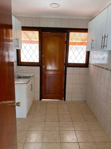 Casa Recien Remodelada En Una Tranquila Calle De La Reina