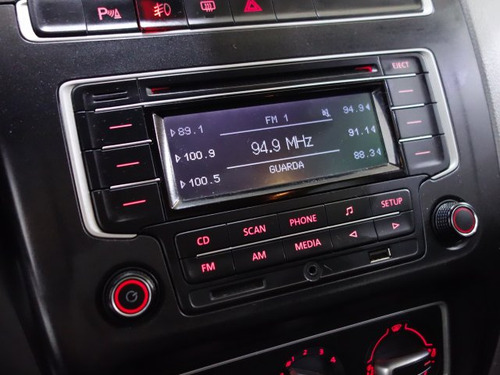 Volkswagen Fox Fox 1.0 MPI BLUEMOTION 12V FLEX 4P MANUAL