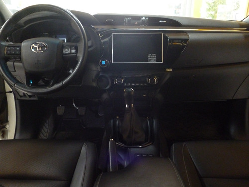 Toyota Hilux 2.8 Cd Srx 177cv 4x2