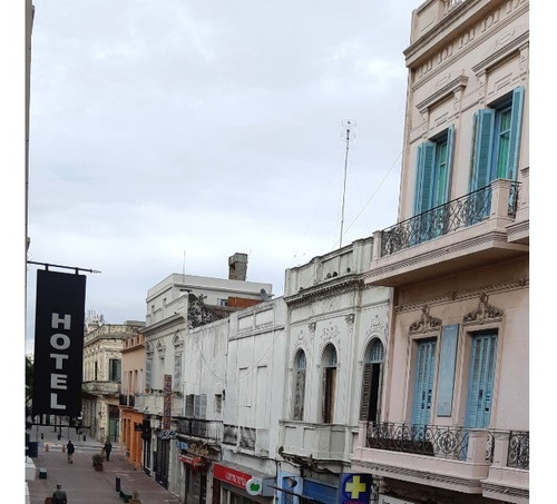 Imagen 11 de 13 de Apartamento 2 Dormitorios Ciudad Vieja Impecable Al Frente